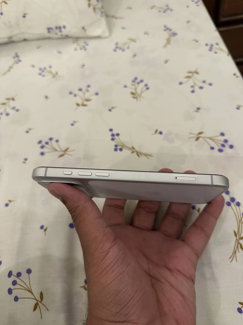 Apple iPhone 17 Pro Max 6