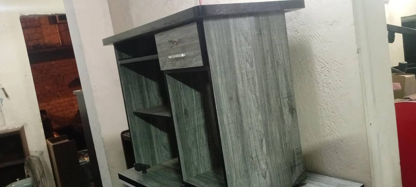 computer Table 2ftby3ft 3