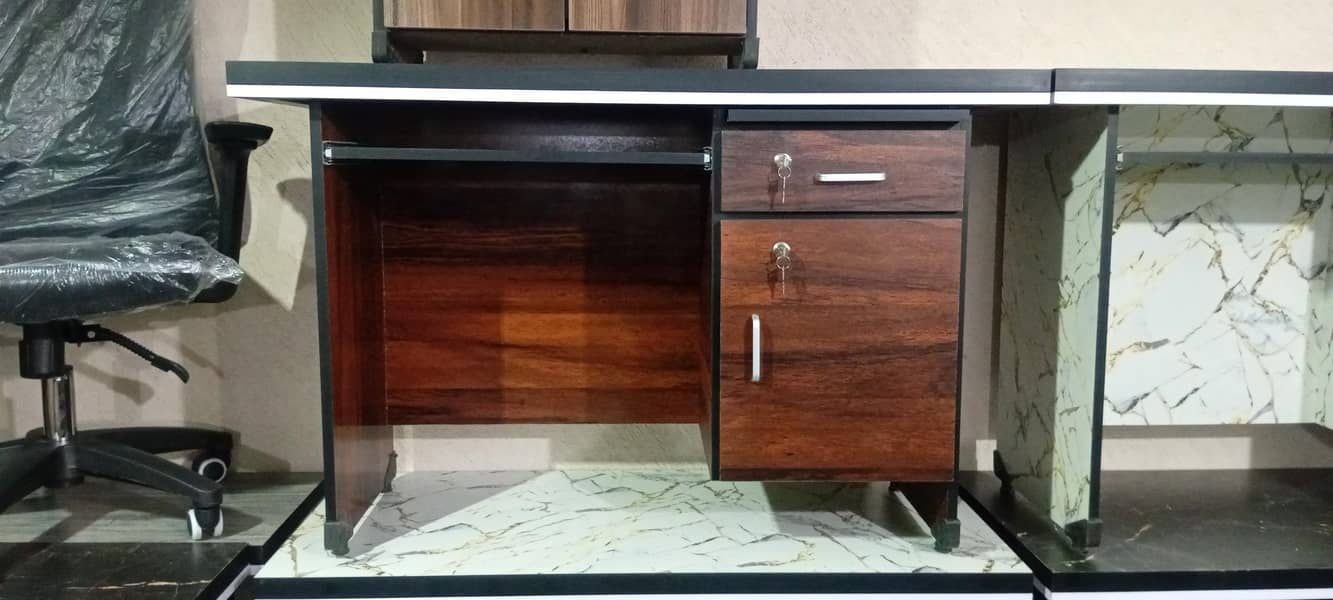 computer Table 2ftby3ft 4