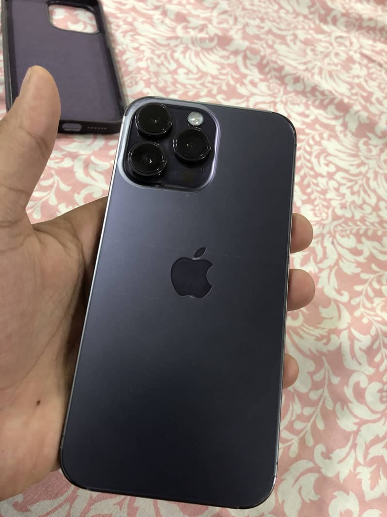 Apple iPhone 14 Pro Max 1