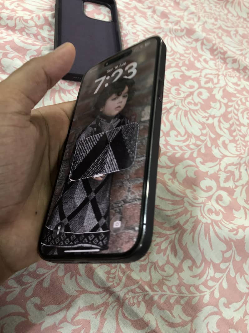 Apple iPhone 14 Pro Max 4
