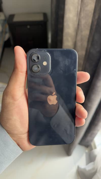 Apple iPhone 12
