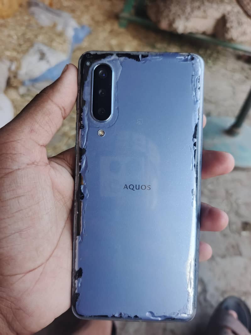 Sharp Aquos Zero 4