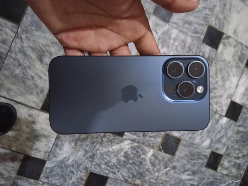 Apple iPhone 15 Pro 3
