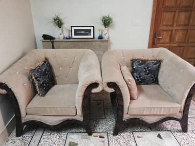 Sofa Set Urgent Sale