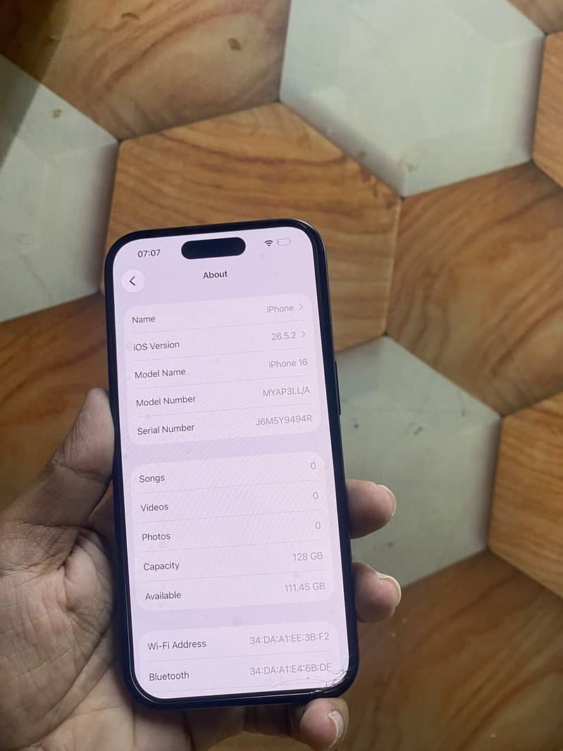 iPhone 16 1