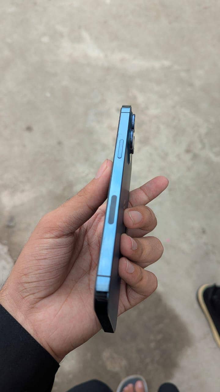 Apple iPhone 12 Pro Max 4