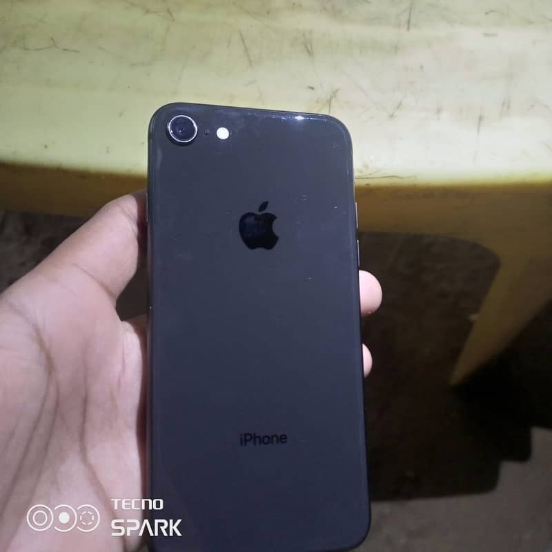 Apple iPhone 8 0
