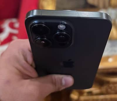 iPhone 15 Pro Max factory , 85% health - 256gb,4month sim time ava