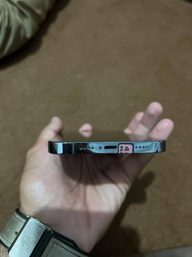 Apple iPhone 13 Pro Max 3