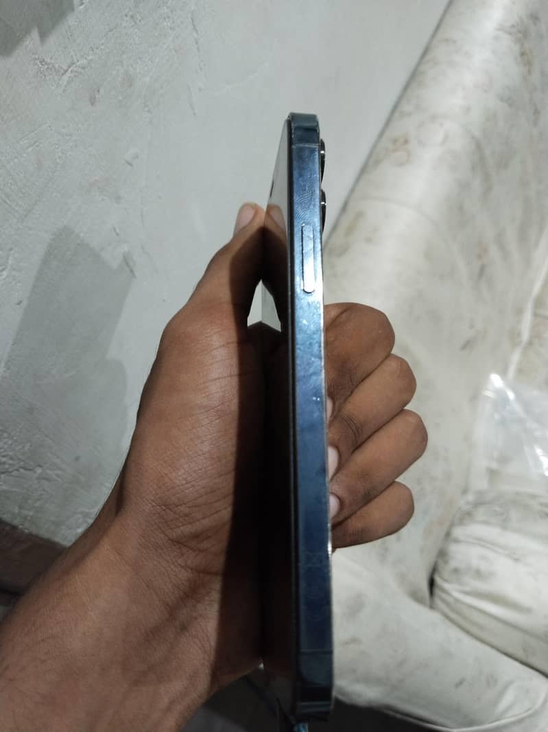 Apple iPhone 12 Pro 2