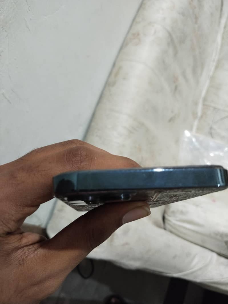 Apple iPhone 12 Pro 4