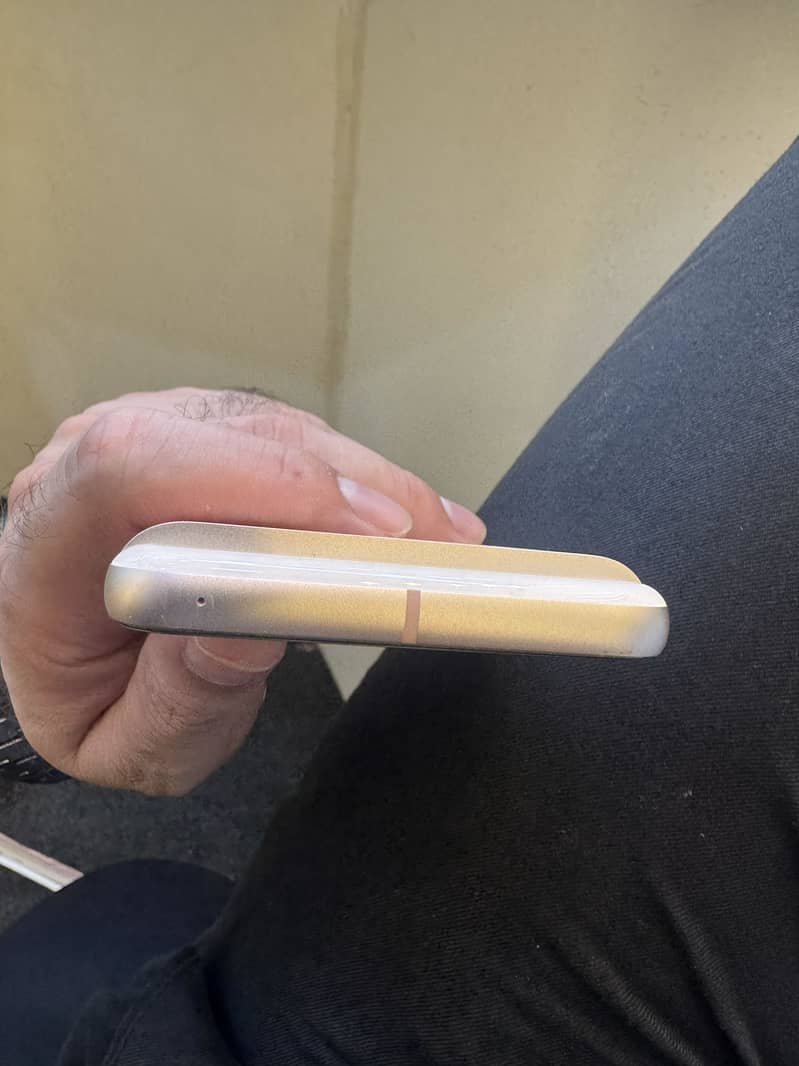 Google Pixel 8 2