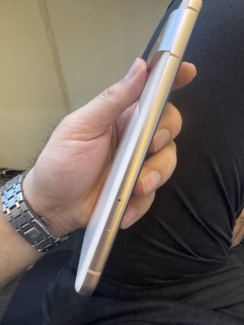 Google Pixel 8 5