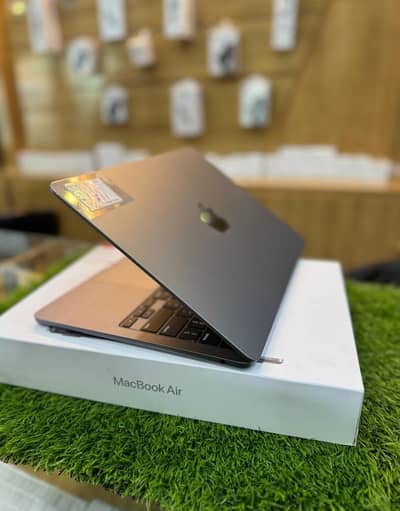 macbook Air M2 model 2022