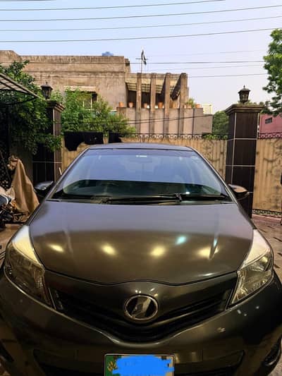 Toyota Vitz 2015