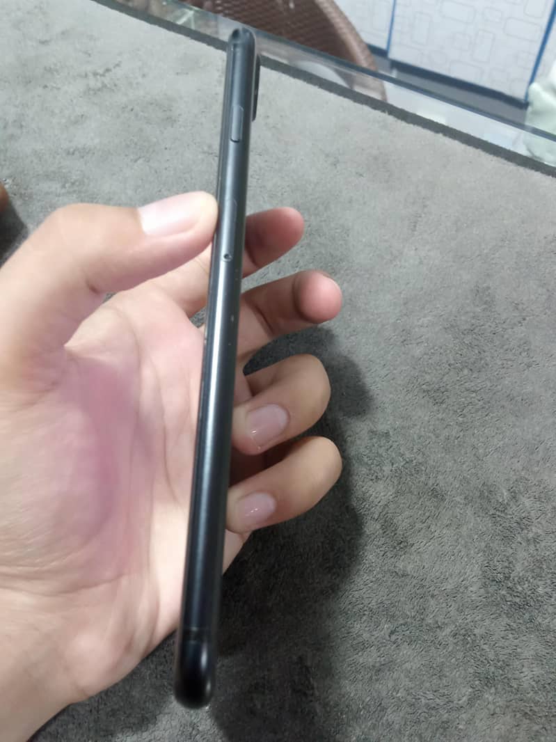 Apple iPhone 7 Plus 2