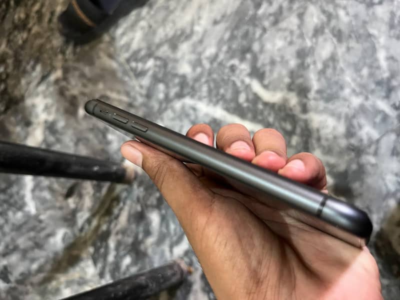 Apple iPhone 11 1