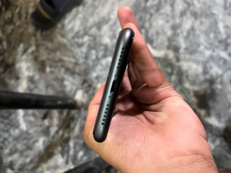 Apple iPhone 11 2