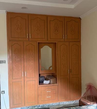 Ready to Fit Bedroom Wardrobe with Zero Repairs needed