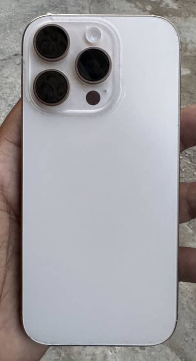 Apple iPhone 16 Pro jv