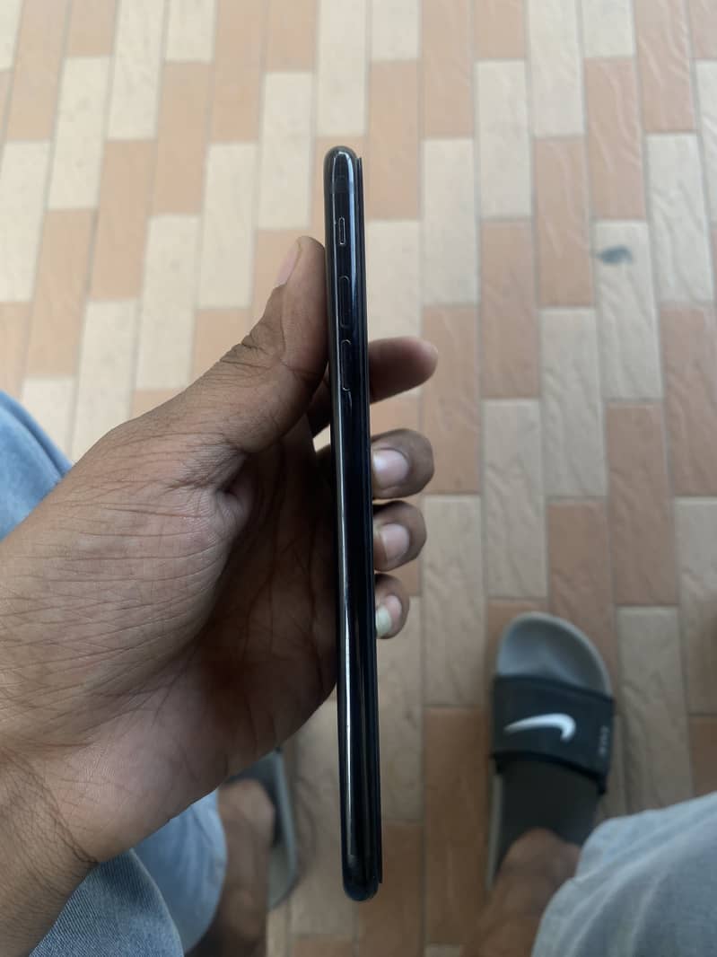 Apple iPhone 7 Plus 2