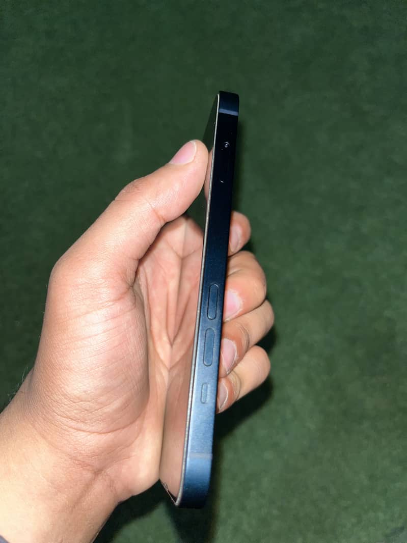 Apple iPhone 13 6