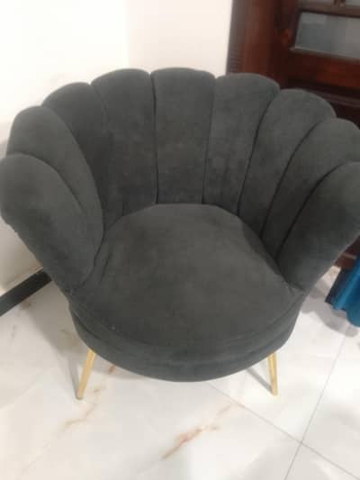 coffee table and chairs