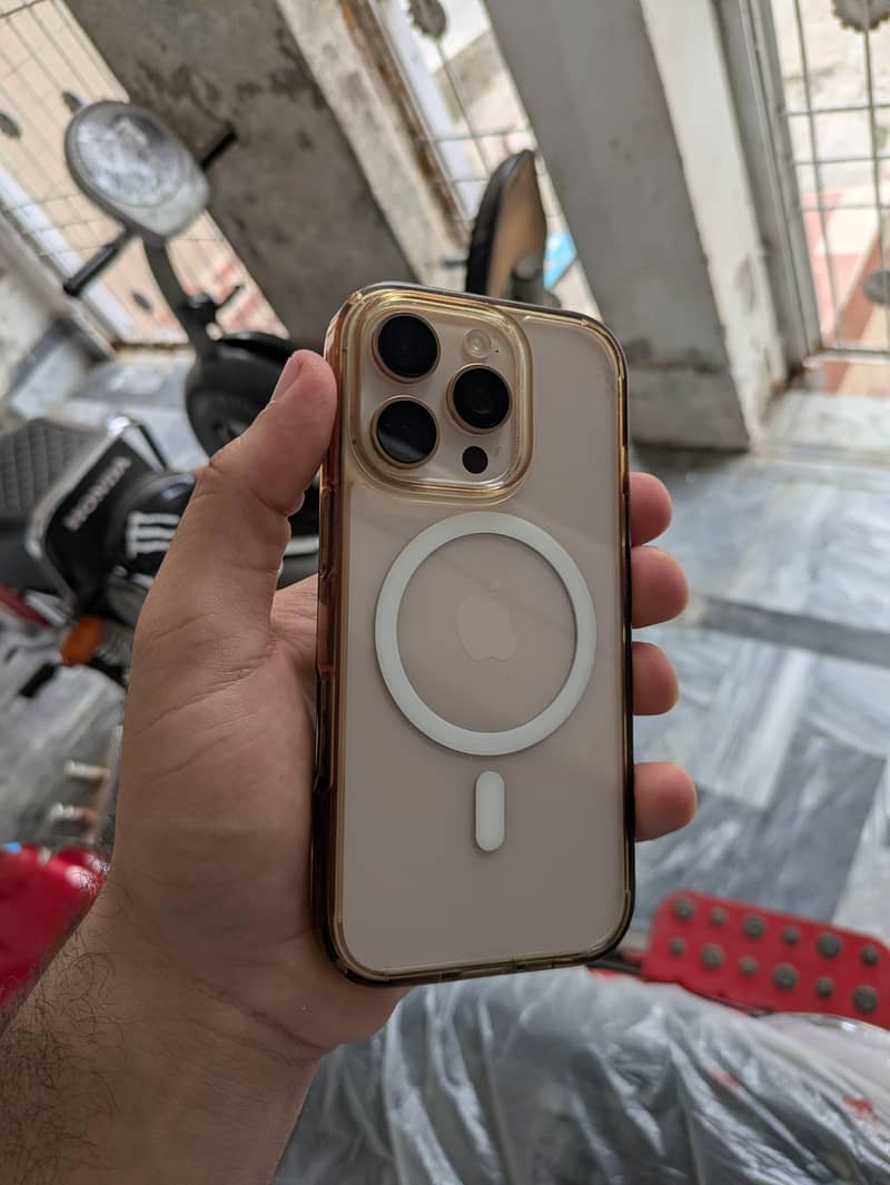 Apple iPhone 16 Pro 6