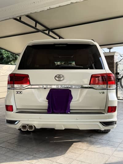 Toyota Land Cruiser 2010