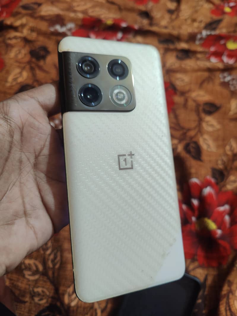 One Plus 10 Pro 1