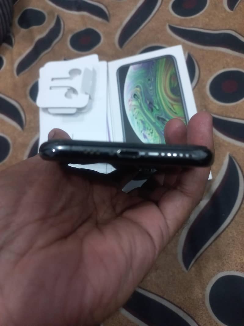 iphone XS 1