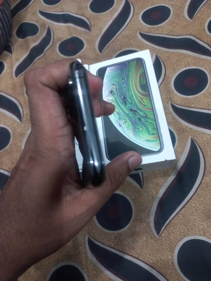 iphone XS 5