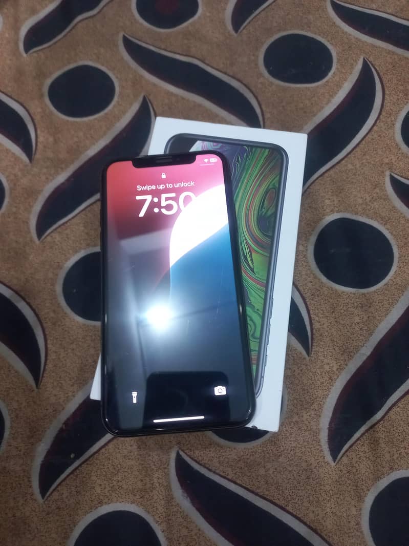 iphone XS 8