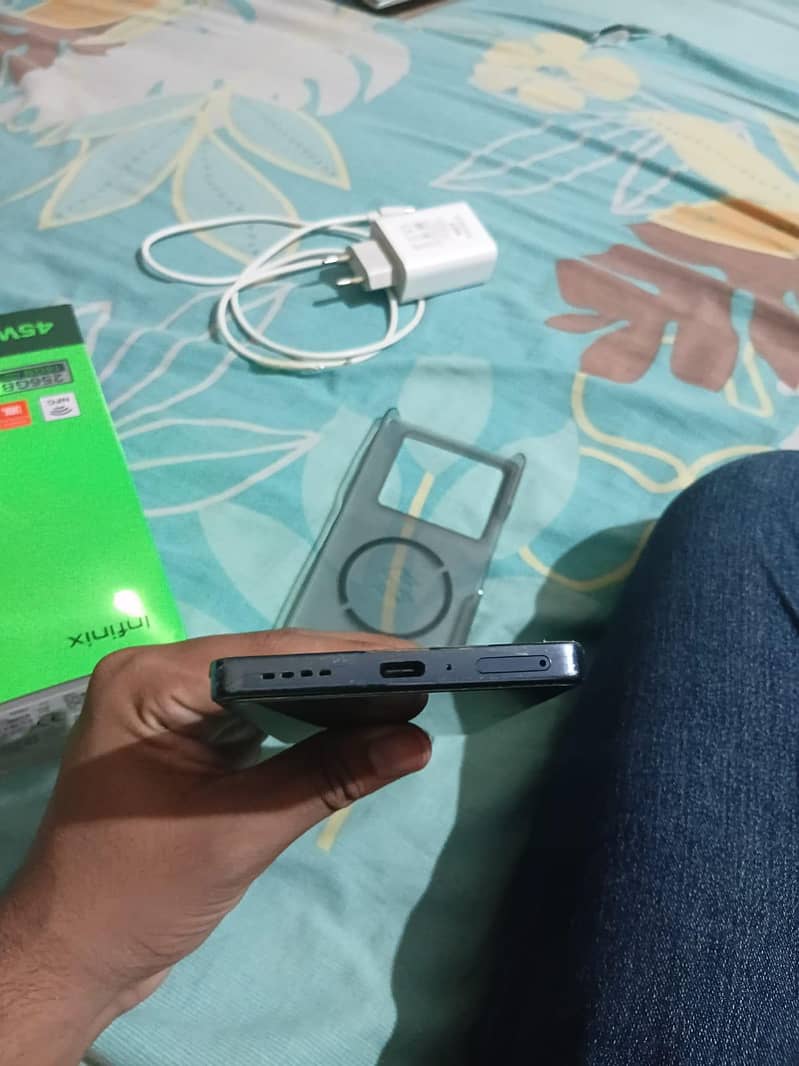Infinix Note 40 4