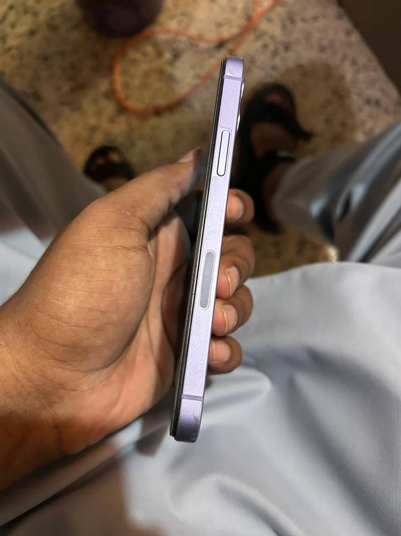 Apple iPhone 12 1