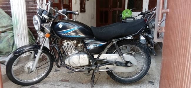 Suzuki GS 150 2017
