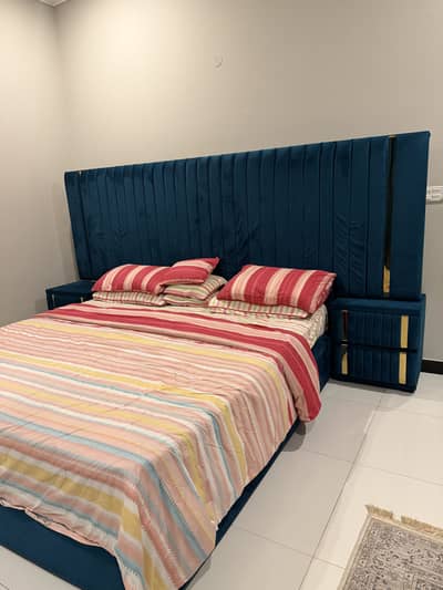 COMPLETE BED SET FOR SALE