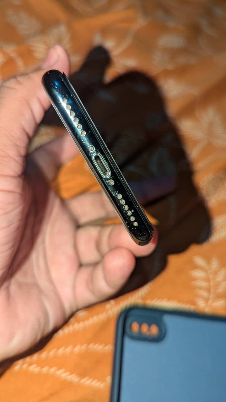 Apple iPhone X 6