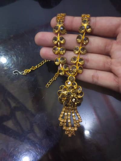Elegant Golden floral Necklace