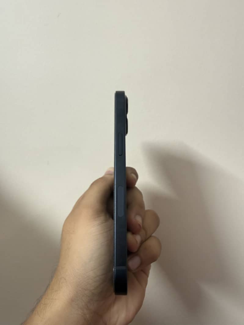 Apple iPhone 13 0