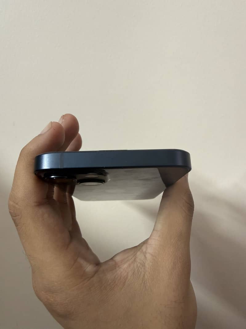 Apple iPhone 13 3