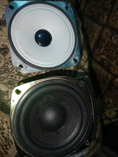 A 4 inch subwoofer with double magnet and 4 inch speaker