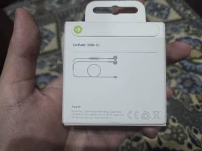 Genuine box-packed Apple EarPods (usb-c)