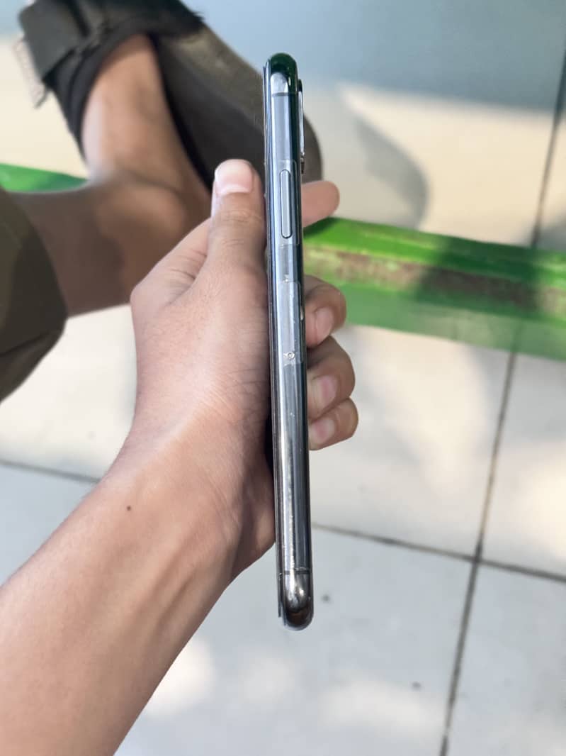 Apple iPhone X 1