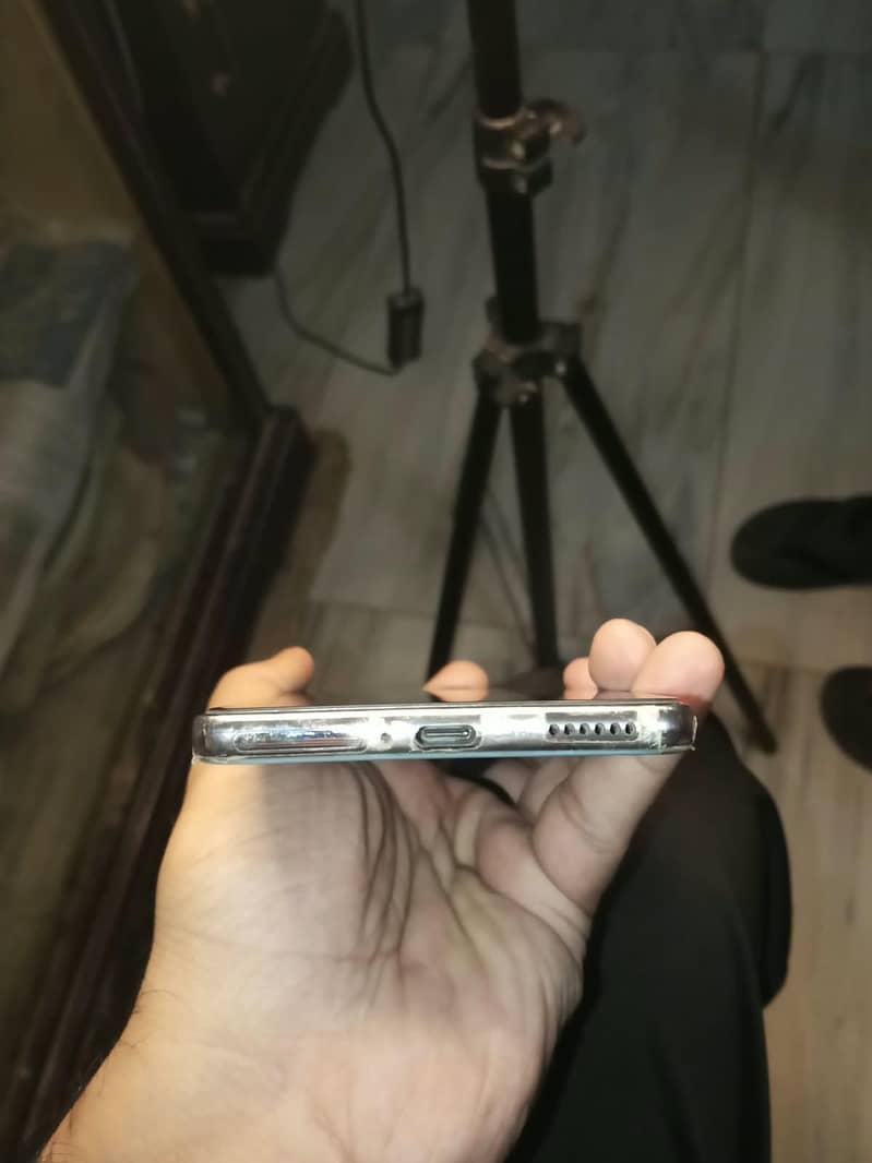 Tecno camon 40 8/256 Box missing 0