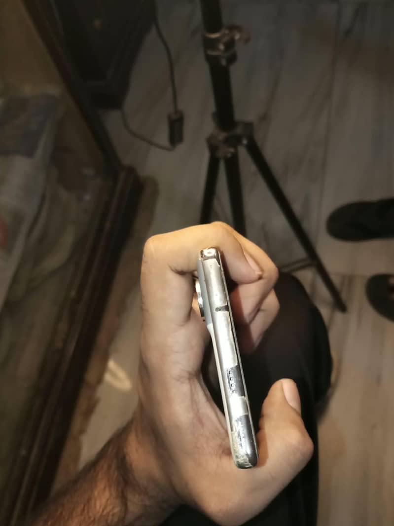 Tecno camon 40 8/256 Box missing 3