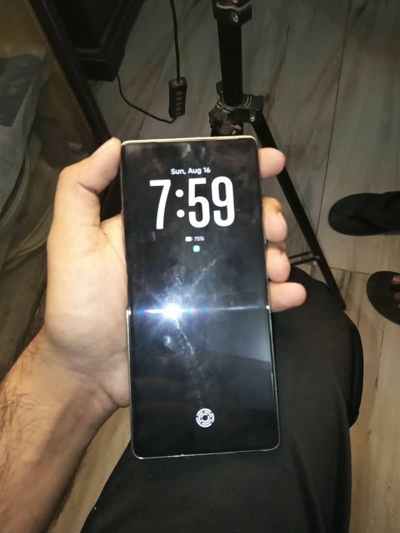 Tecno camon 40 8/256 Box missing 4