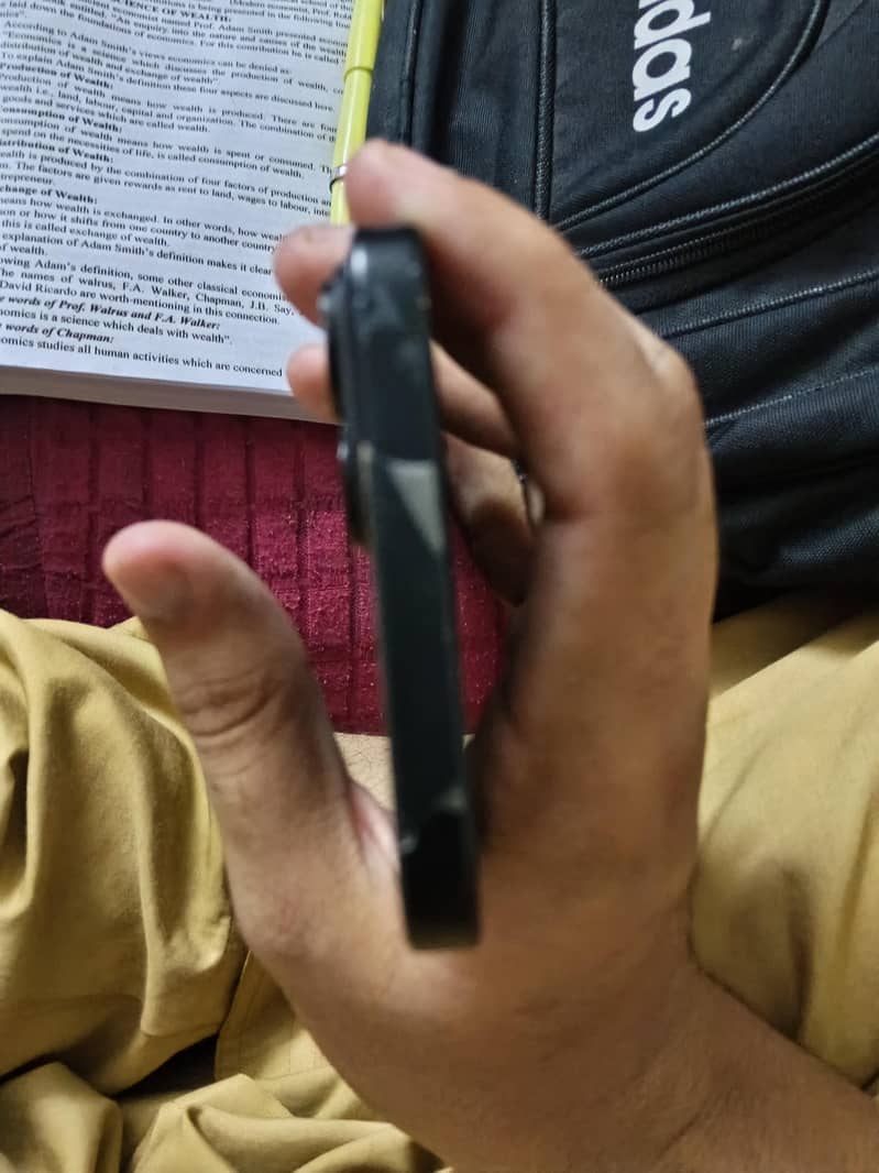 Apple iPhone 15 plus 4