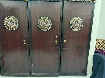 3 Door Almari